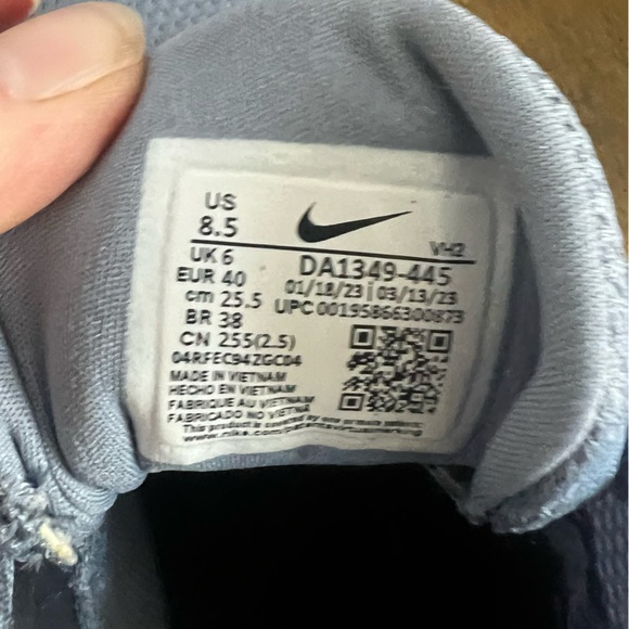 Nike women’s running shoe pre owned - Picture 6 of 9